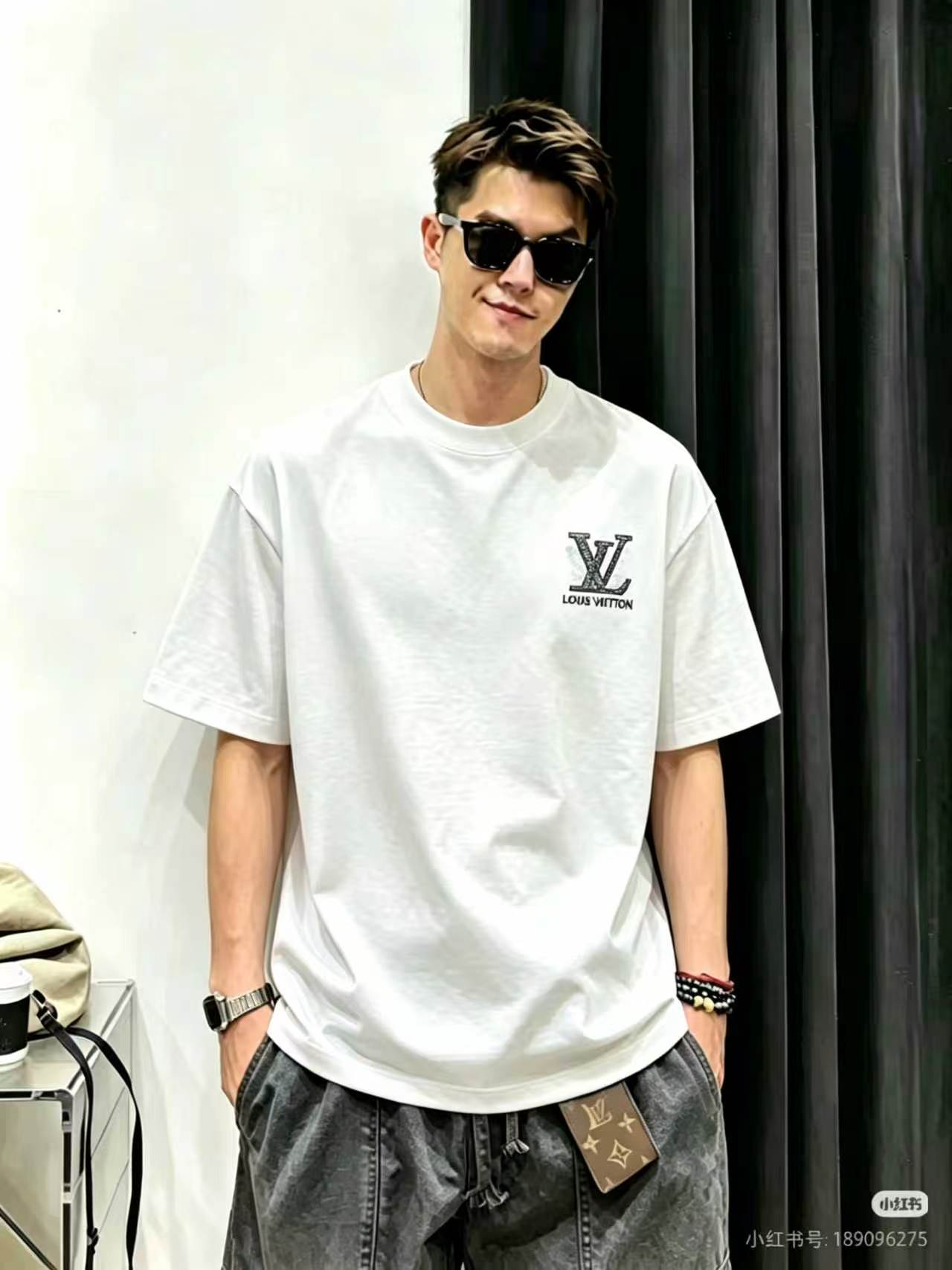LOUIS VUITTON Monogram Embroidery Line Logo Short Sleeve T-Shirt Style 2