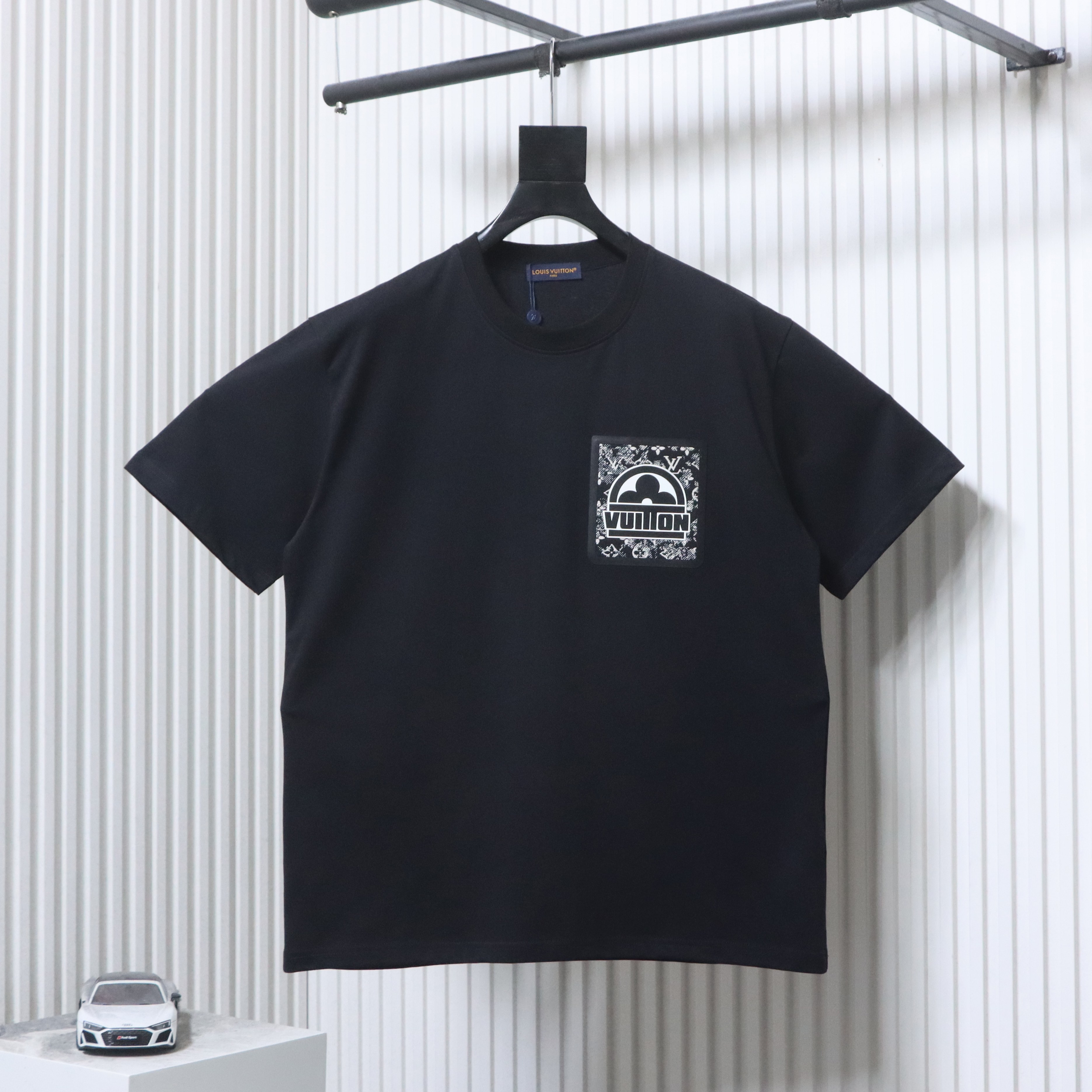 LOUIS VUITTON Monogram Print Short Sleeve T-Shirt Style 2