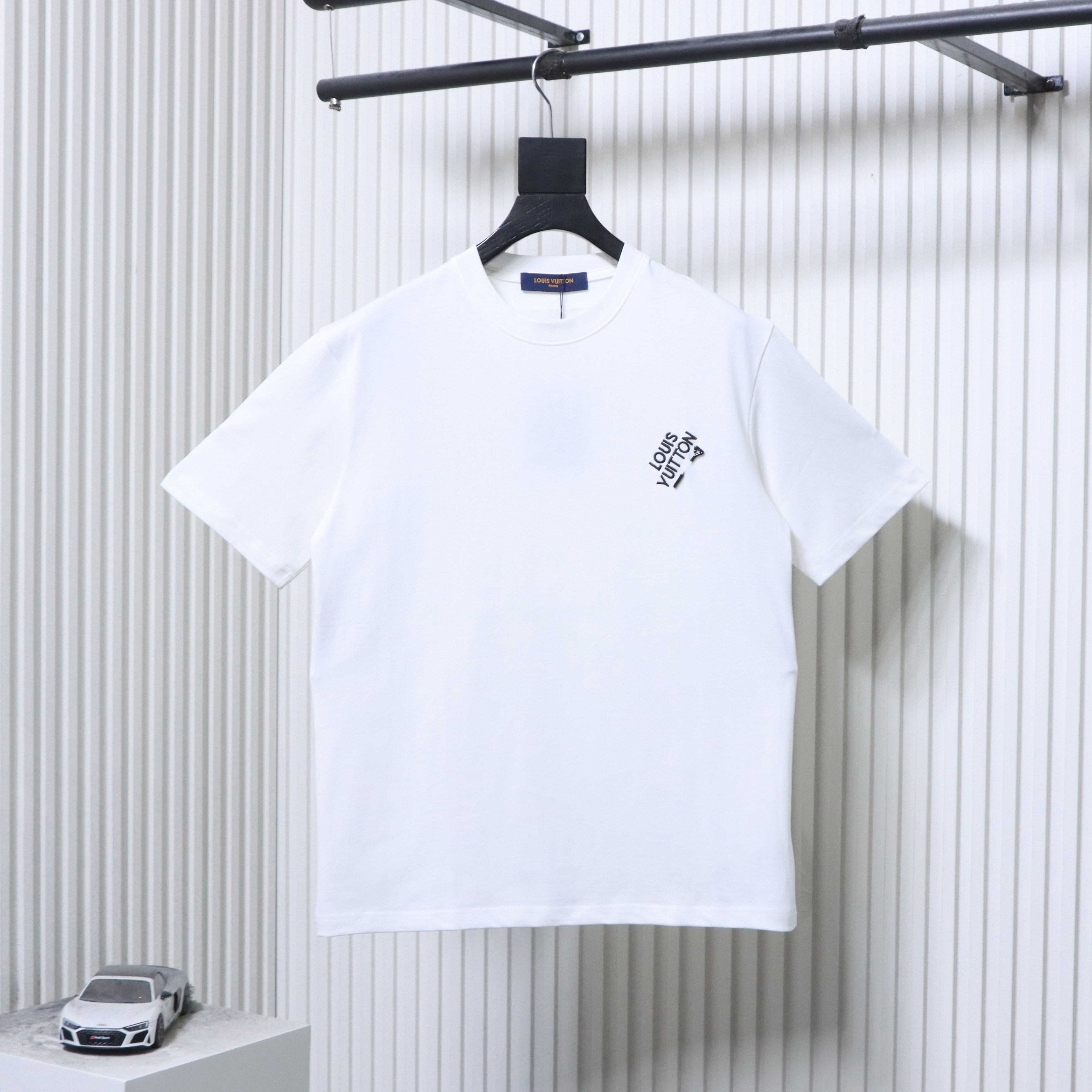 LOUIS VUITTON Pin Logo Embroidery Crew Neck Logo Black Short Sleeve T-Shirt