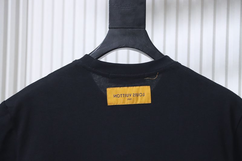 LOUIS VUITTON Pin Logo Embroidery Crew Neck Logo White Short Sleeve T-Shirt