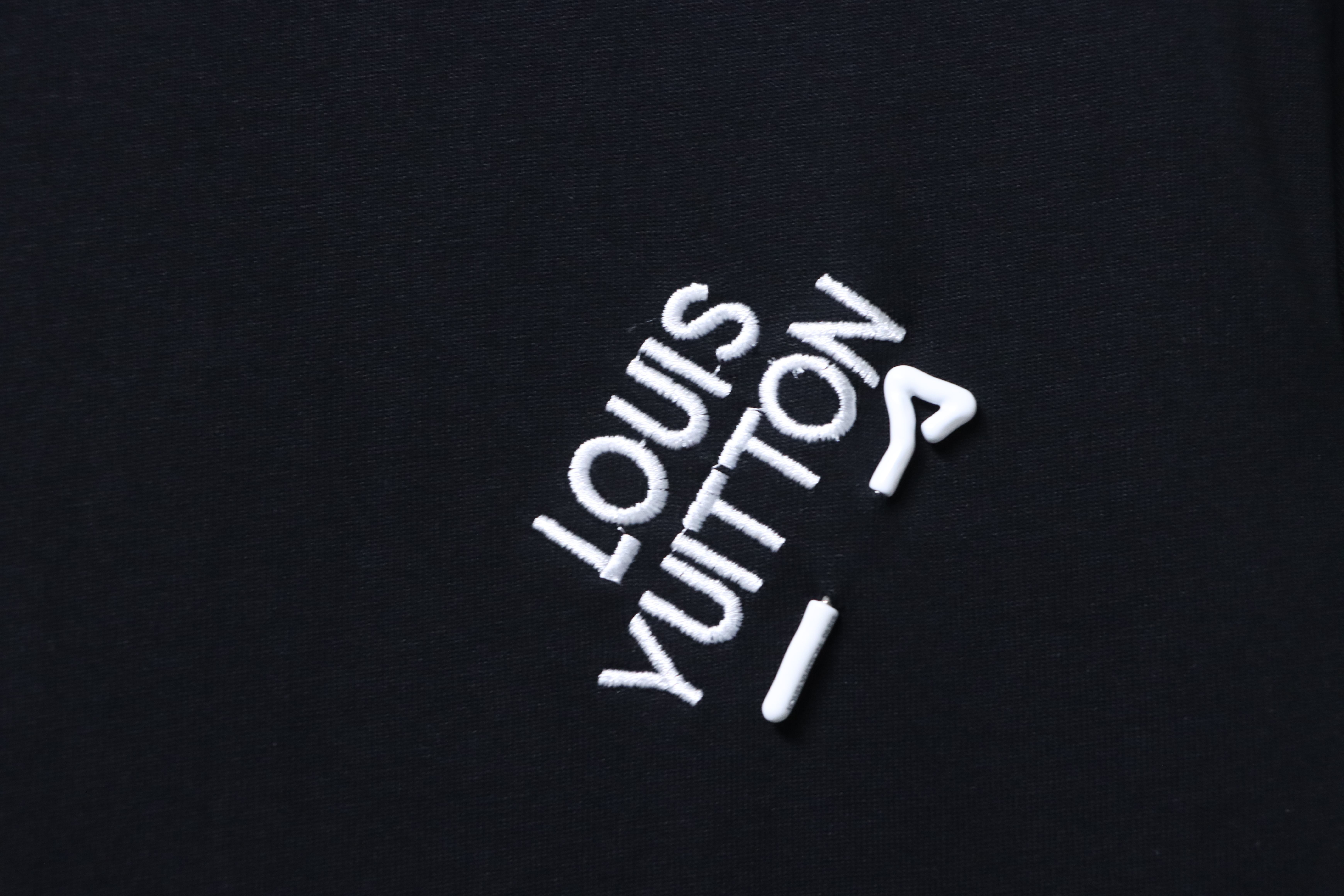 LOUIS VUITTON Pin Logo Embroidery Crew Neck Logo White Short Sleeve T-Shirt