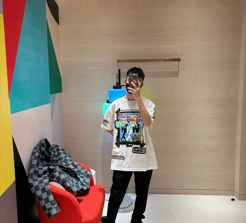 LOUIS VUITTON Print Short Sleeve T-Shirt