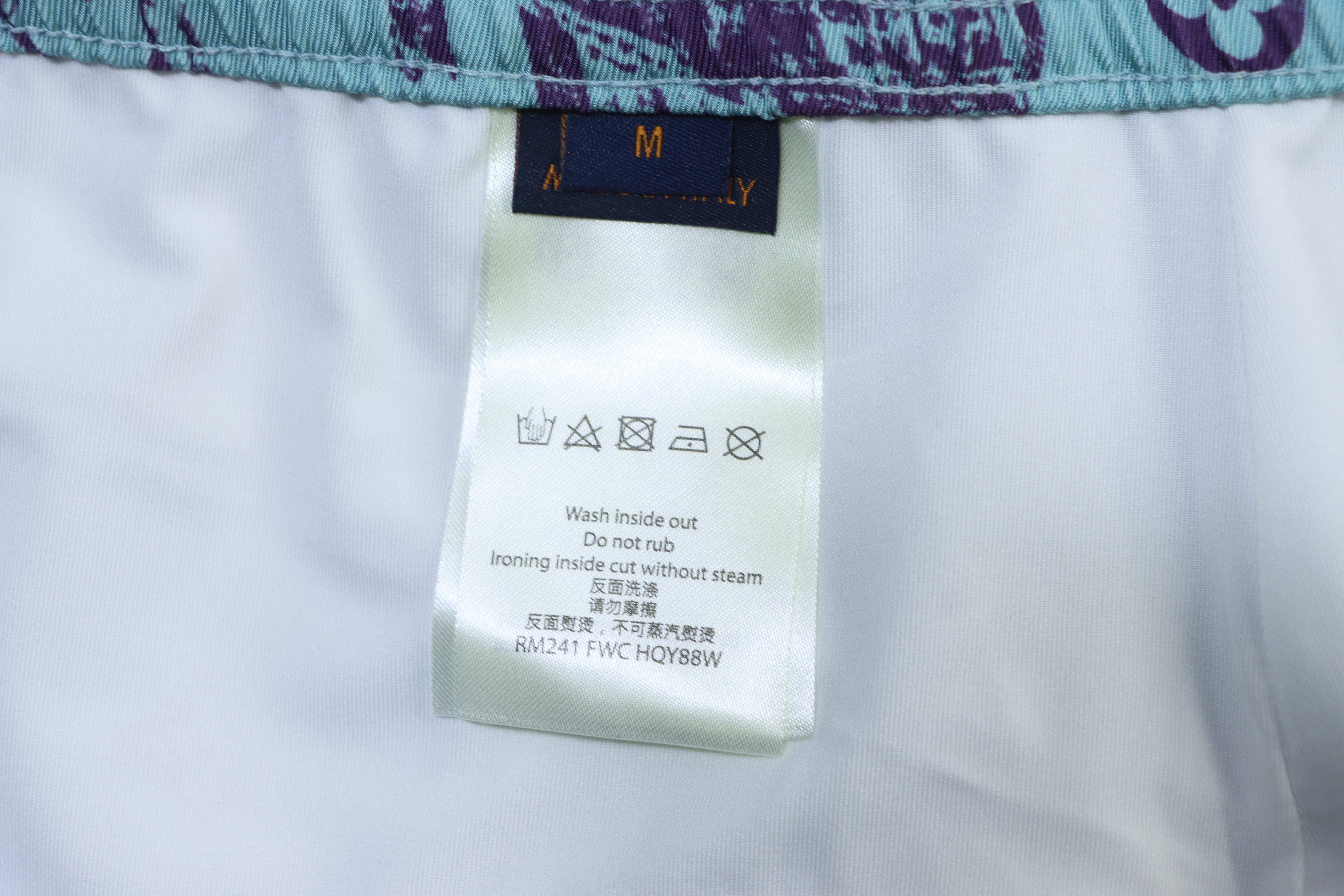 LOUIS VUITTON Set Shorts