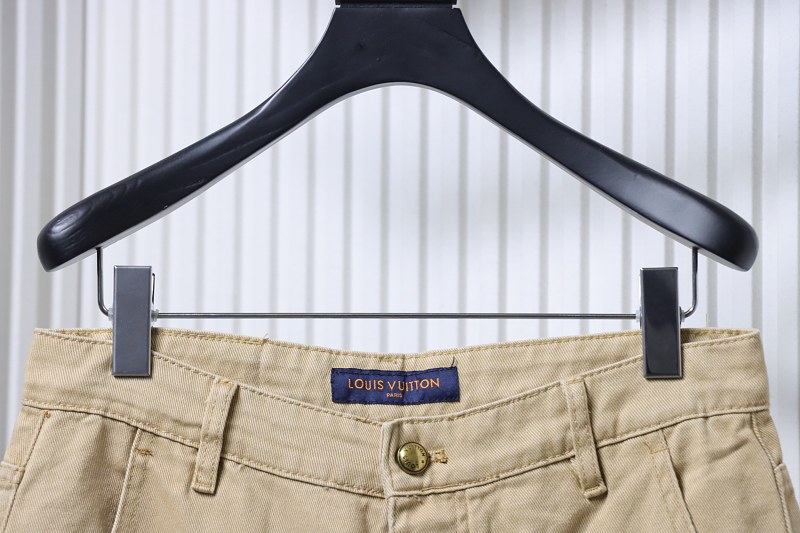 LOUIS VUITTON Shorts