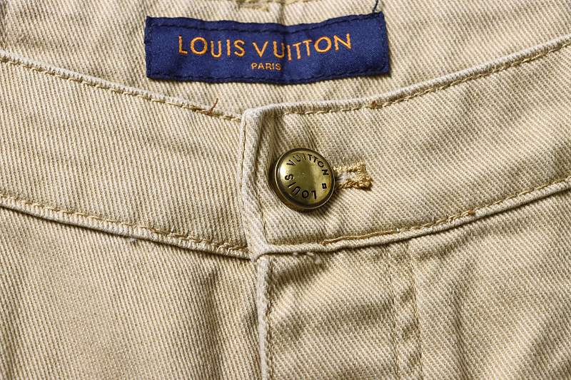 LOUIS VUITTON Shorts