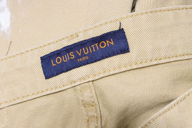 LOUIS VUITTON Shorts