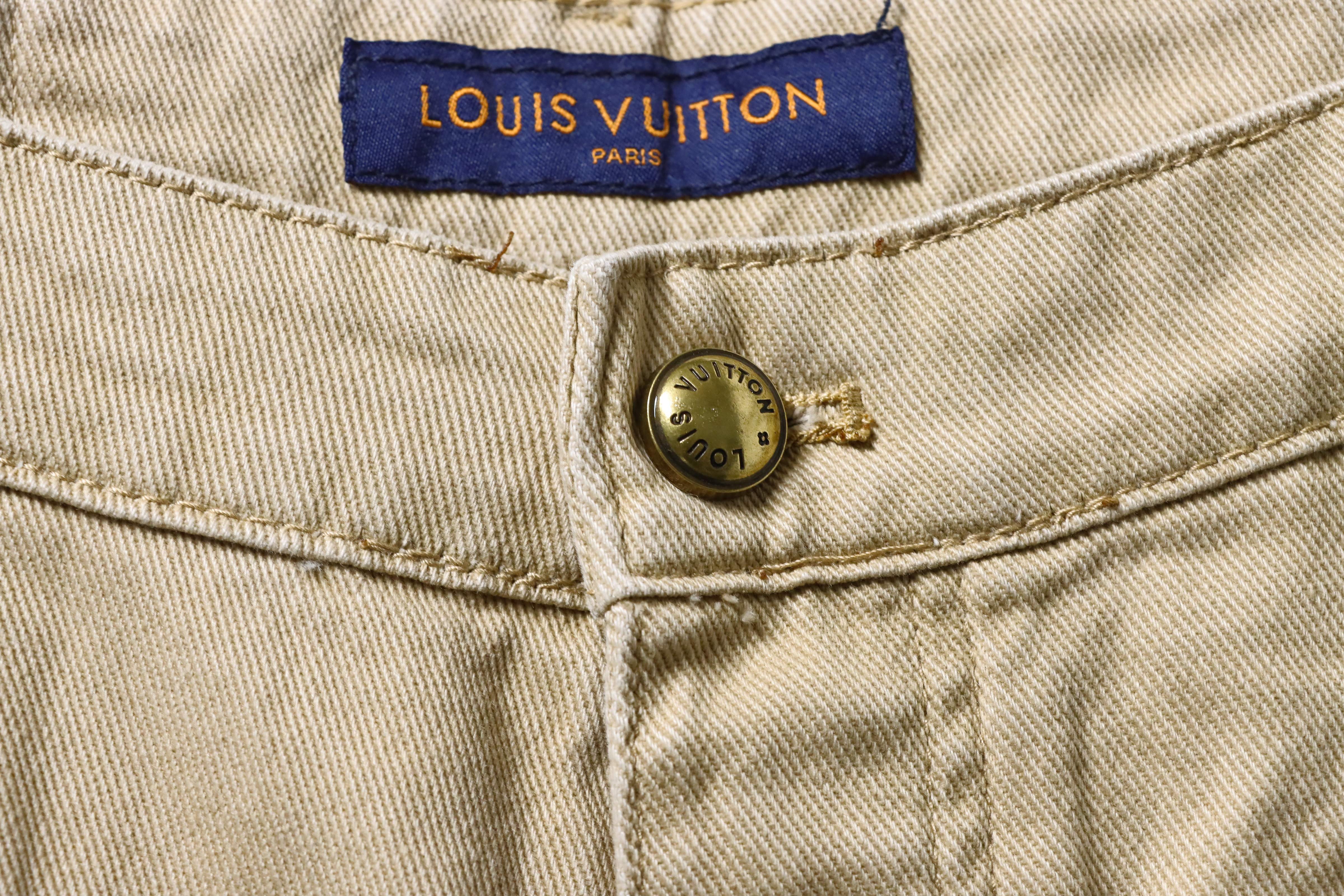 LOUIS VUITTON Shorts