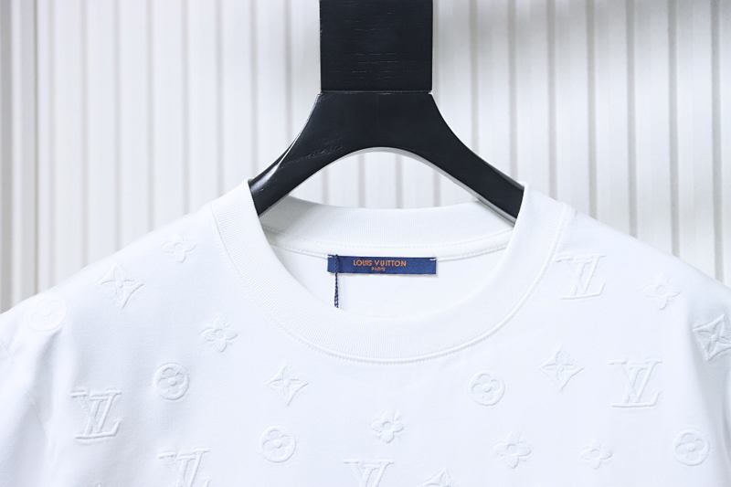 LOUIS VUITTON Tonal Pattern Partial Monogram Embroidery Logo Black White Short Sleeve T-Shirt Style 2