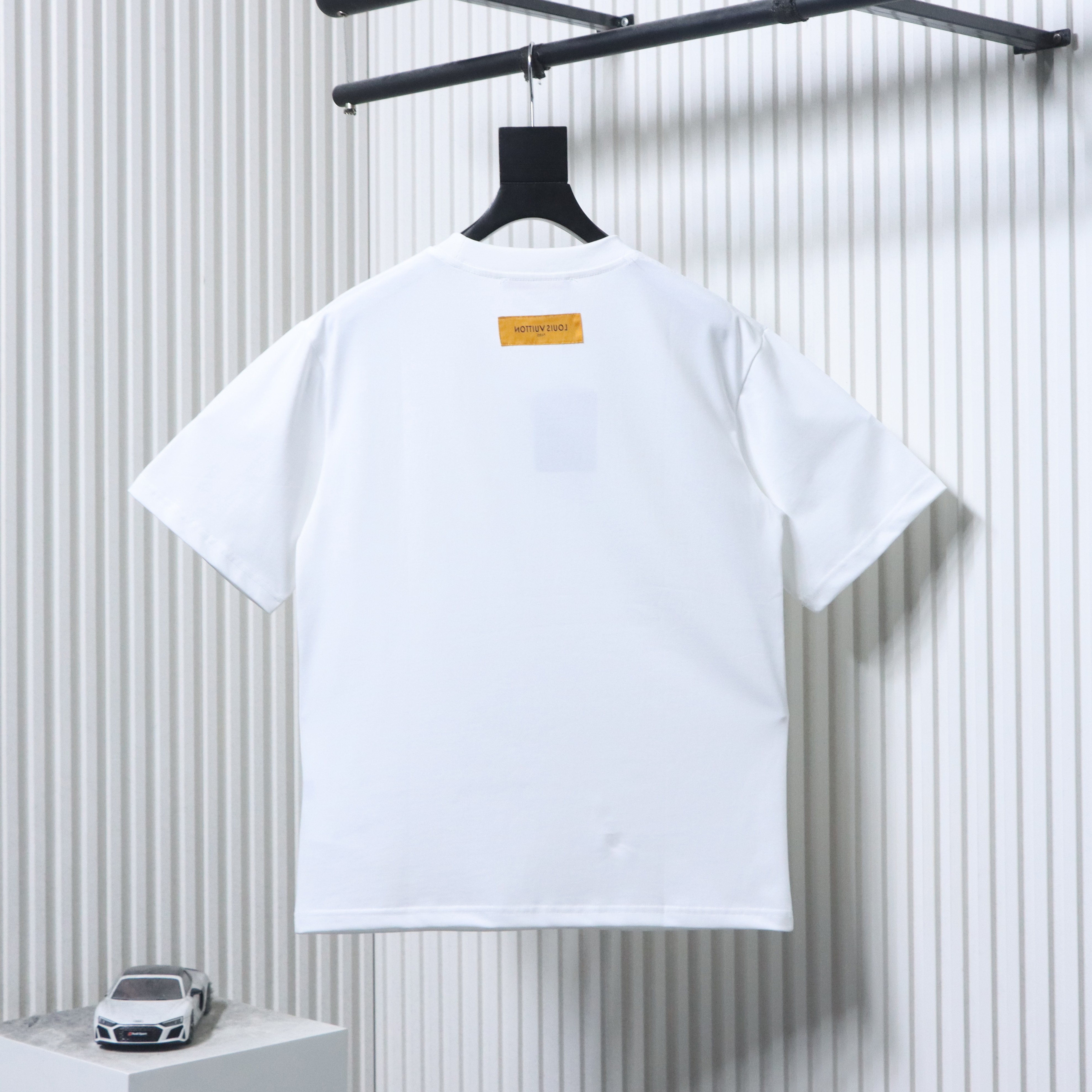 LOUIS VUITTON Tonal Pattern Partial Monogram Embroidery Logo Black White Short Sleeve T-Shirt Style 2