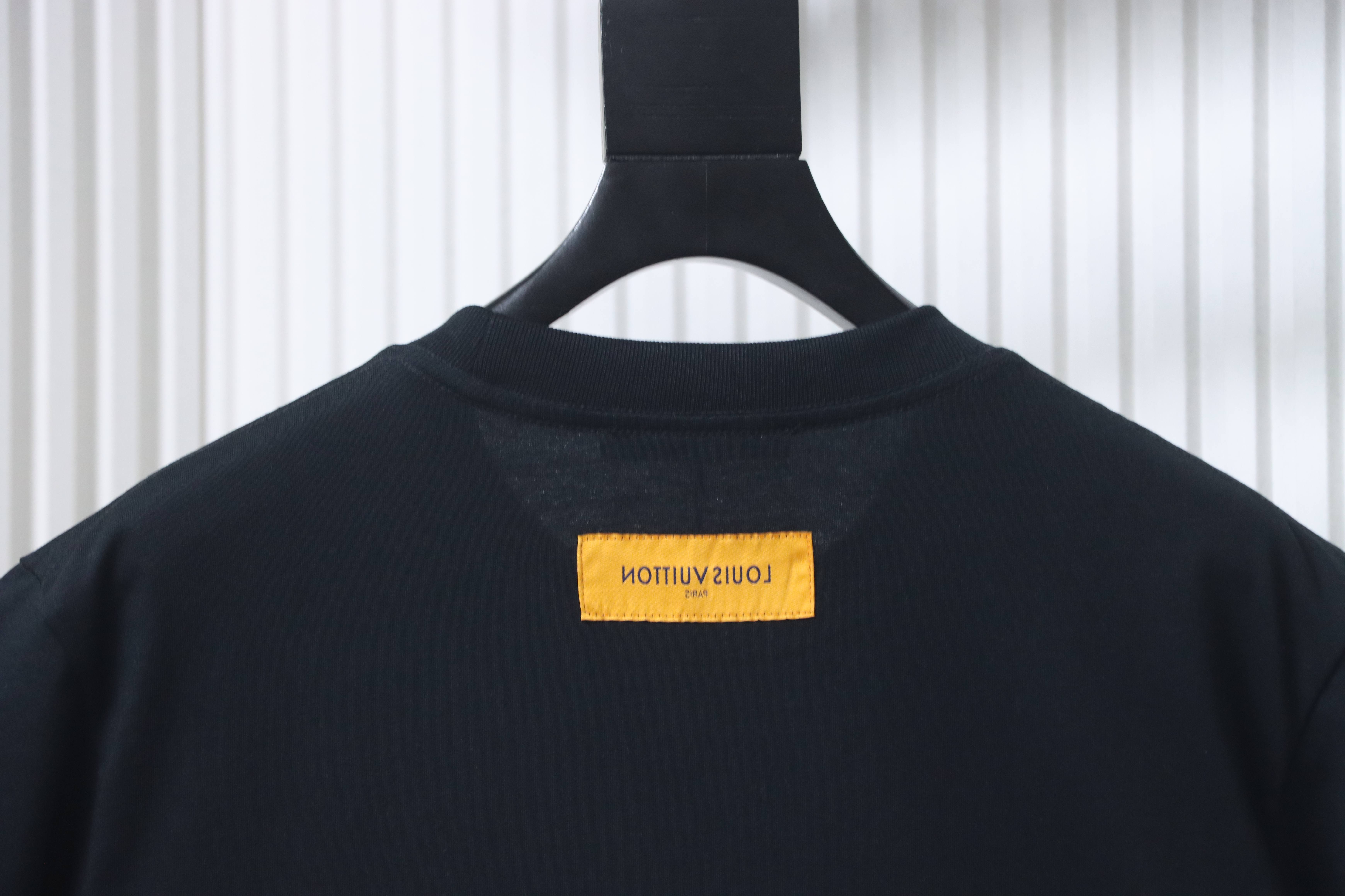 LOUIS VUITTON Tonal Pattern Partial Monogram Embroidery Logo Short Sleeve T-Shirt Style 2