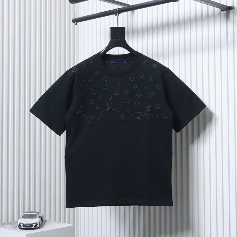 LOUIS VUITTON Tonal Pattern Partial Monogram Embroidery Logo Short Sleeve T-Shirt Style 4