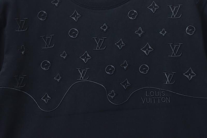 LOUIS VUITTON Tonal Pattern Partial Monogram Embroidery Logo Short Sleeve T-Shirt Style 4