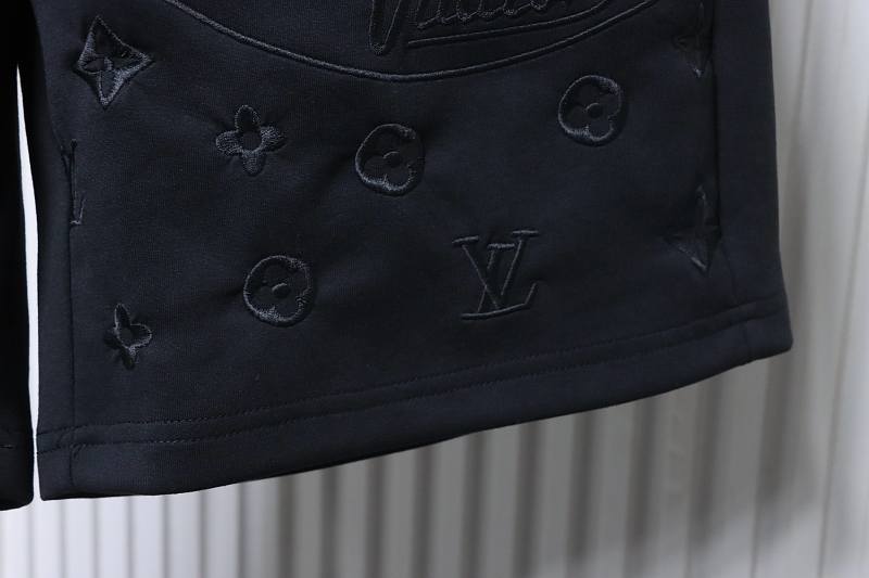 LOUIS VUITTON Tonal Pattern Partial Monogram Hem Embroidery Shorts