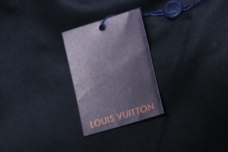 LOUIS VUITTON Tonal Pattern Partial Monogram Hem Embroidery Shorts