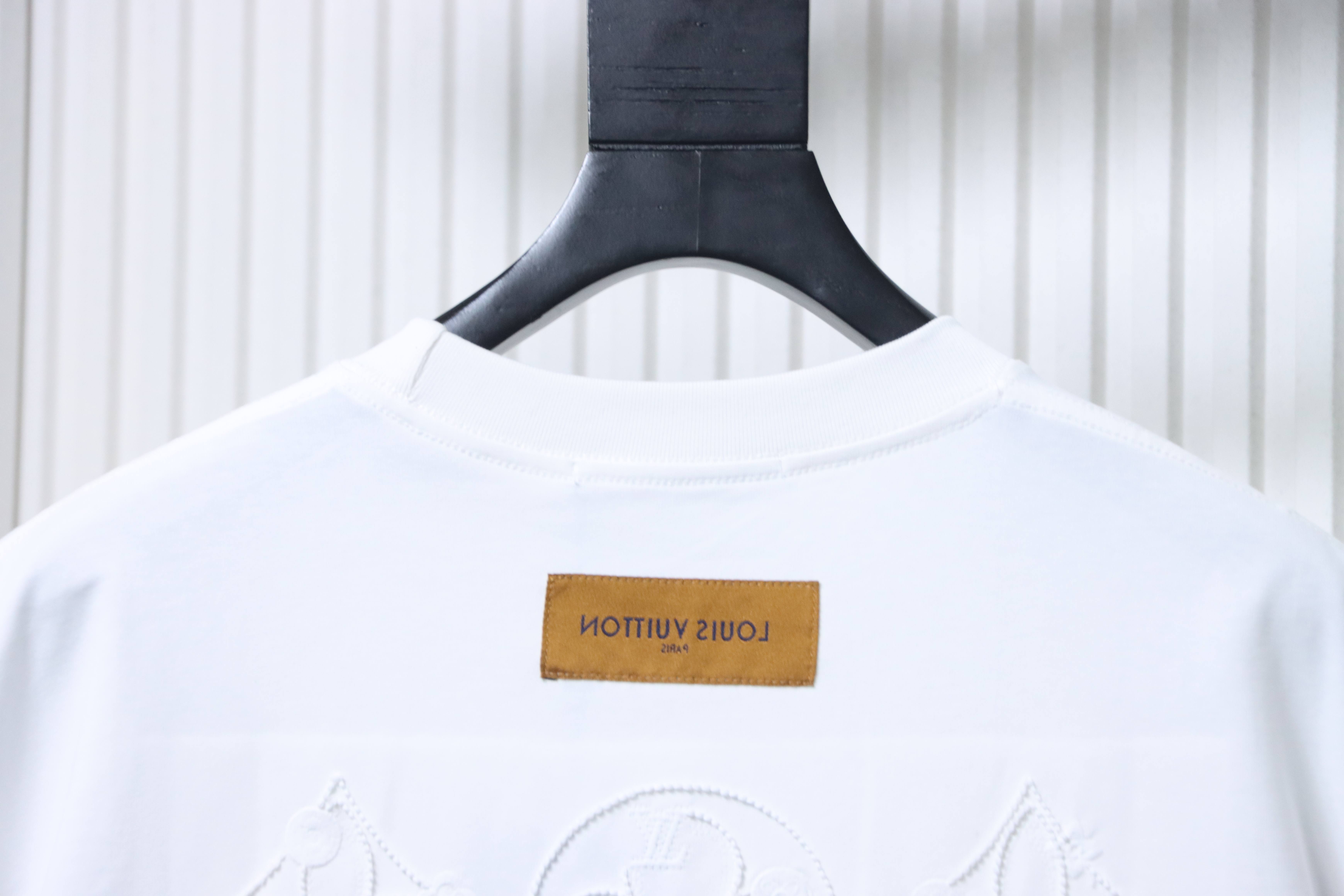 LOUIS VUITTON Triple Flower Embroidery Black White Short Sleeve T-Shirt Style 1