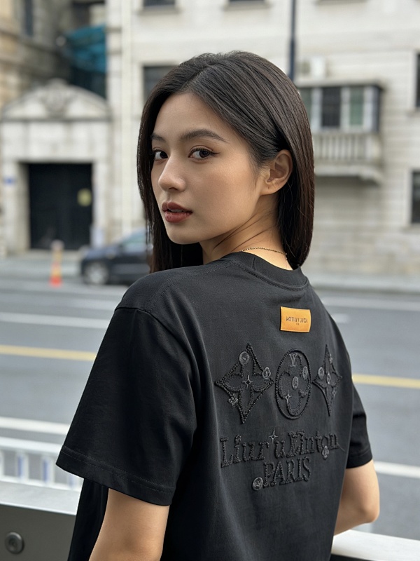LOUIS VUITTON Triple Flower Embroidery Black White Short Sleeve T-Shirt Style 2