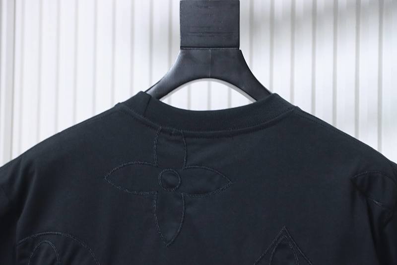 LOUIS VUITTON Triple Flower Embroidery Logo Black White Short Sleeve T-Shirt Style 2