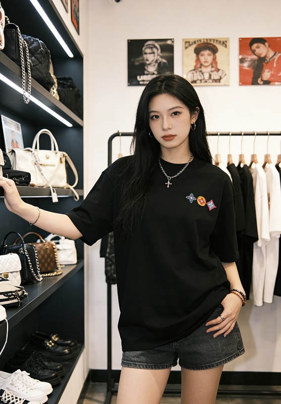 LOUIS VUITTON Triple Flower Embroidery Logo Short Sleeve T-Shirt Style 2
