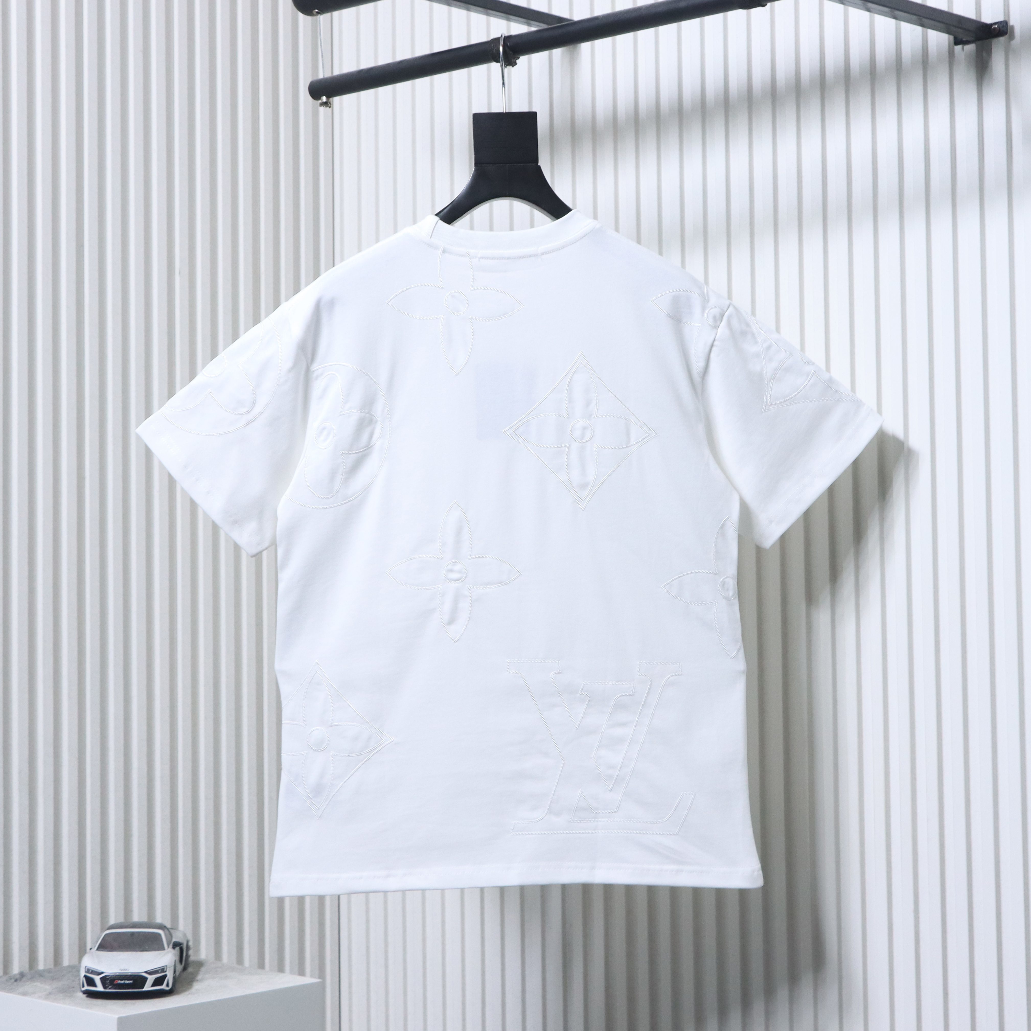 LOUIS VUITTON Triple Flower Embroidery Logo Short Sleeve T-Shirt Style 4