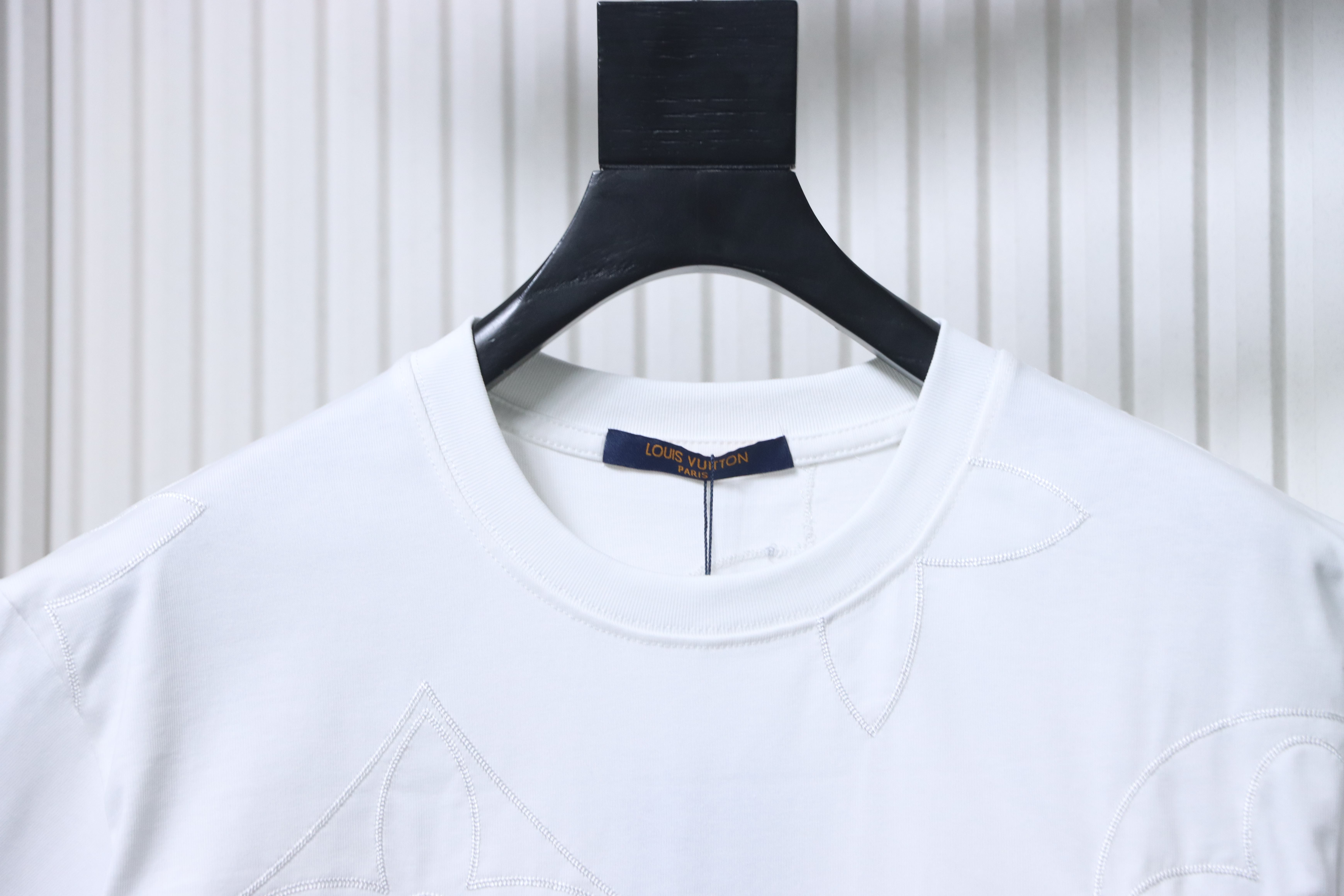 LOUIS VUITTON Triple Flower Embroidery Logo Short Sleeve T-Shirt Style 4