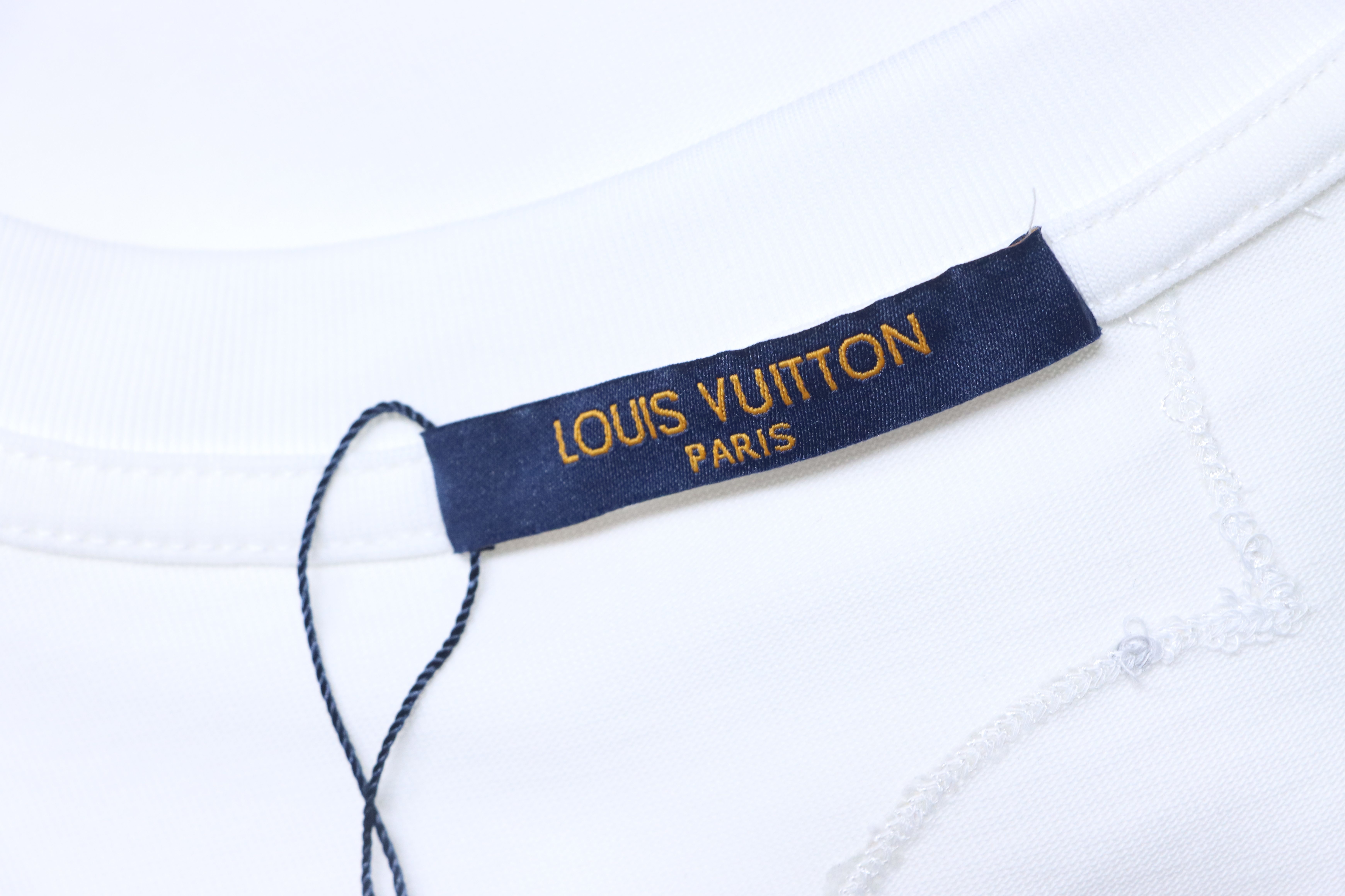LOUIS VUITTON Triple Flower Embroidery Logo Short Sleeve T-Shirt Style 4