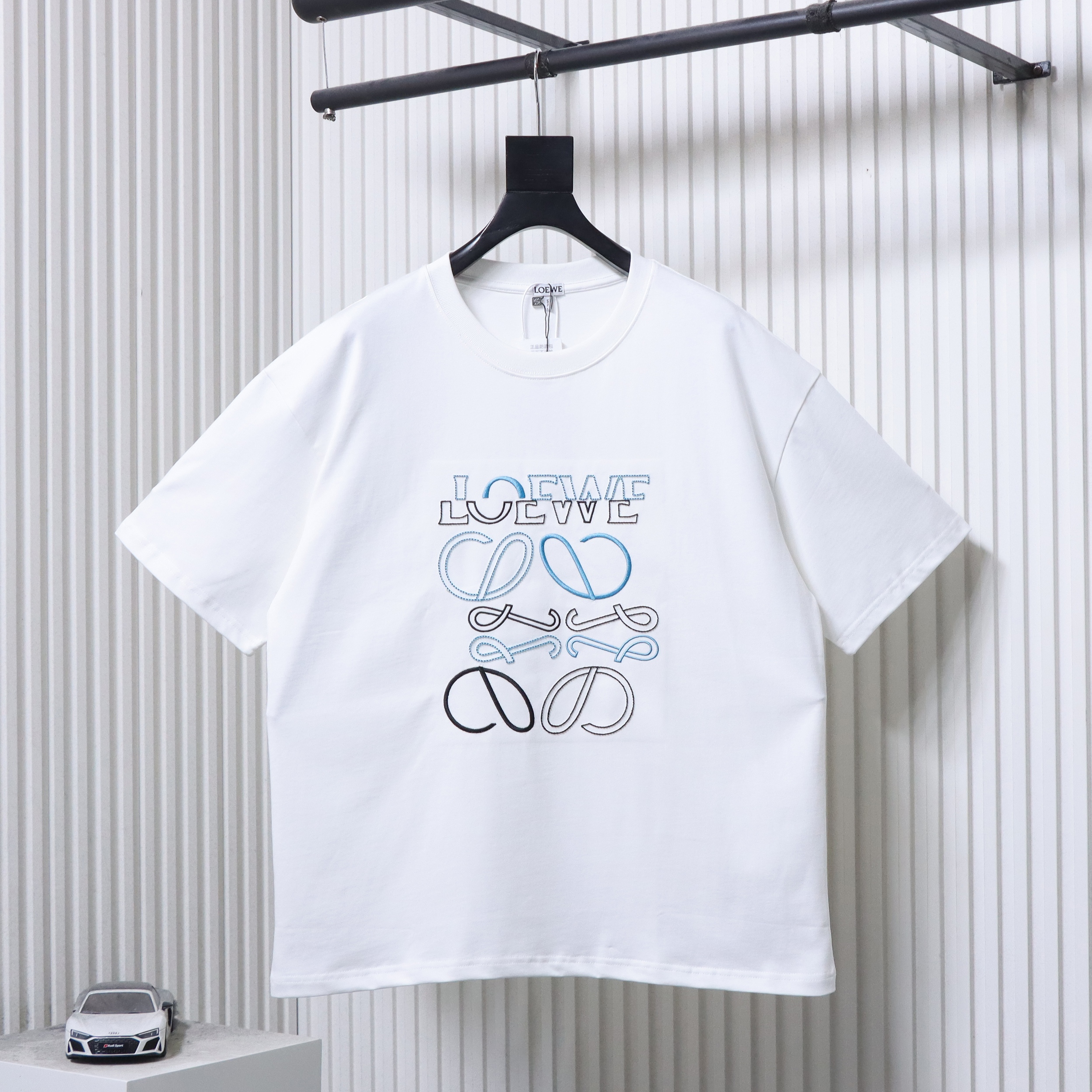 Loewe 26SS Misaligned Logo Embroidered Short Sleeve T-Shirt -1