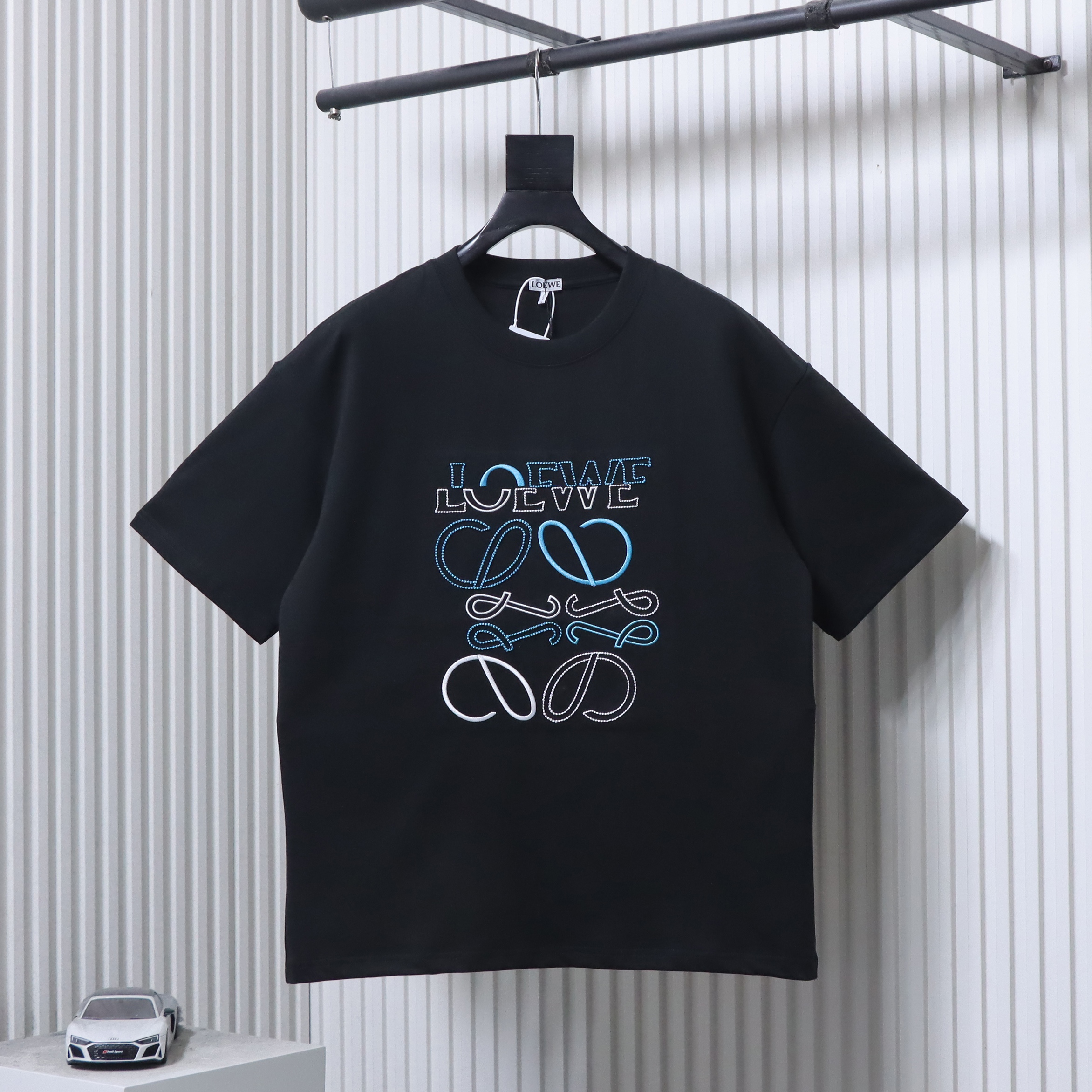 Loewe 26SS Misaligned Logo Embroidered Short Sleeve T-Shirt -2