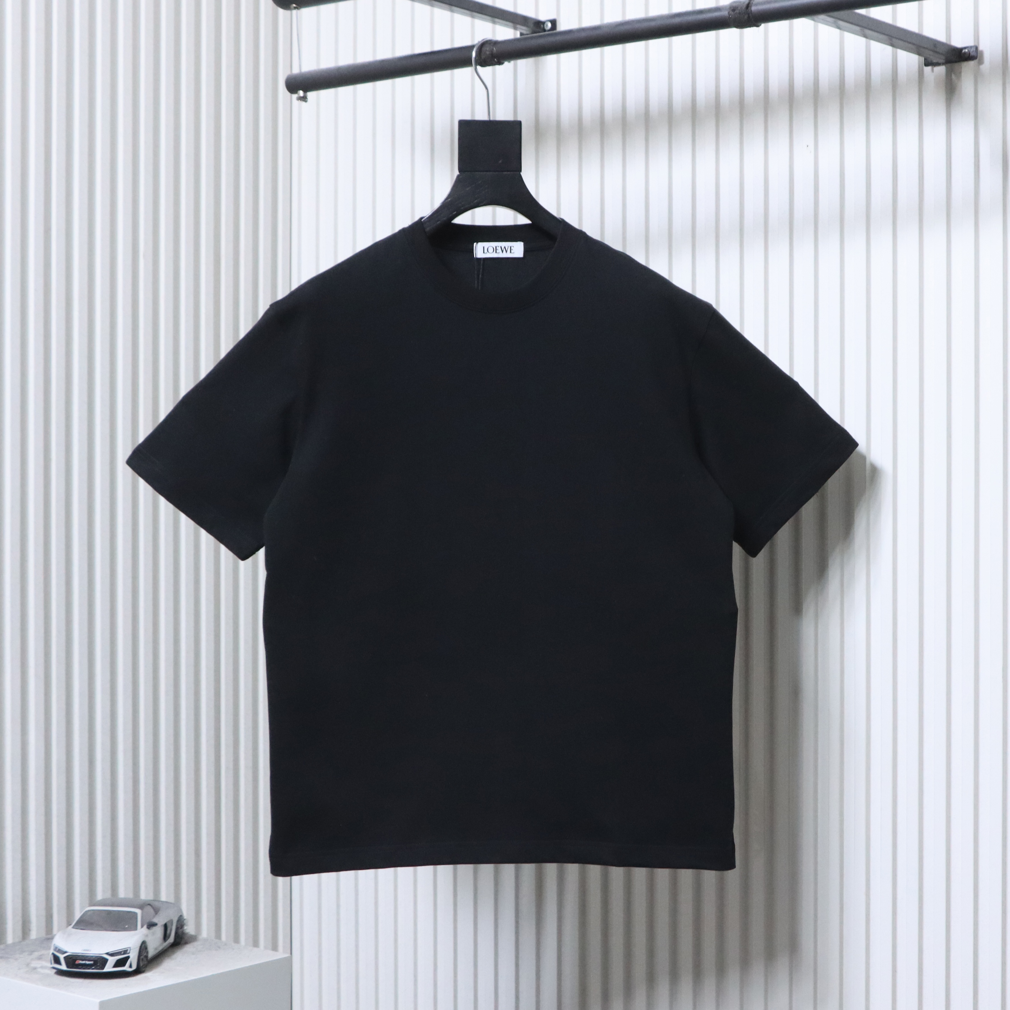 Loewe Back and Cuff Hand-Cut Embroidered Crewneck Short Sleeve T-Shirt -2