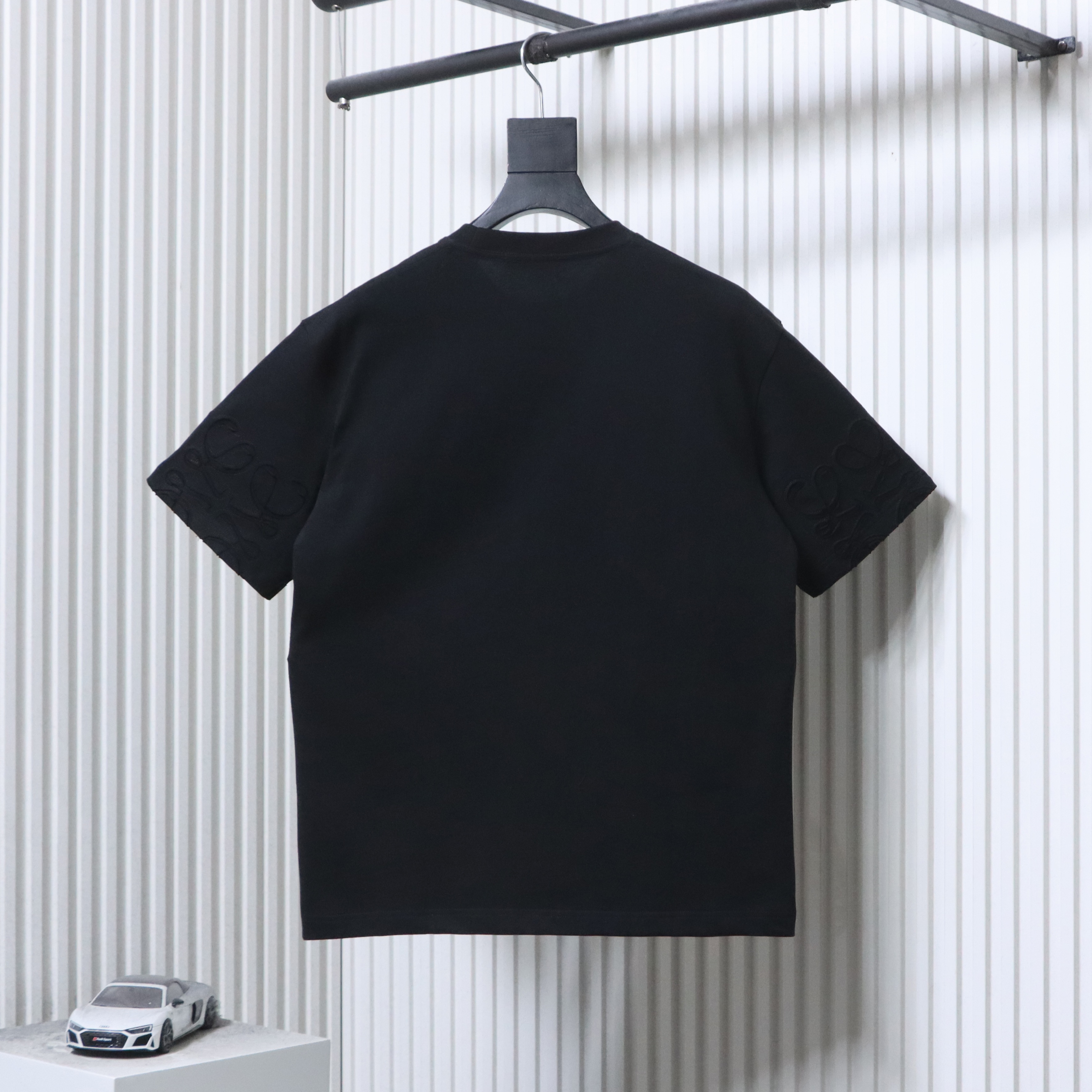 Loewe Back and Cuff Hand-Cut Embroidered Crewneck Short Sleeve T-Shirt -2