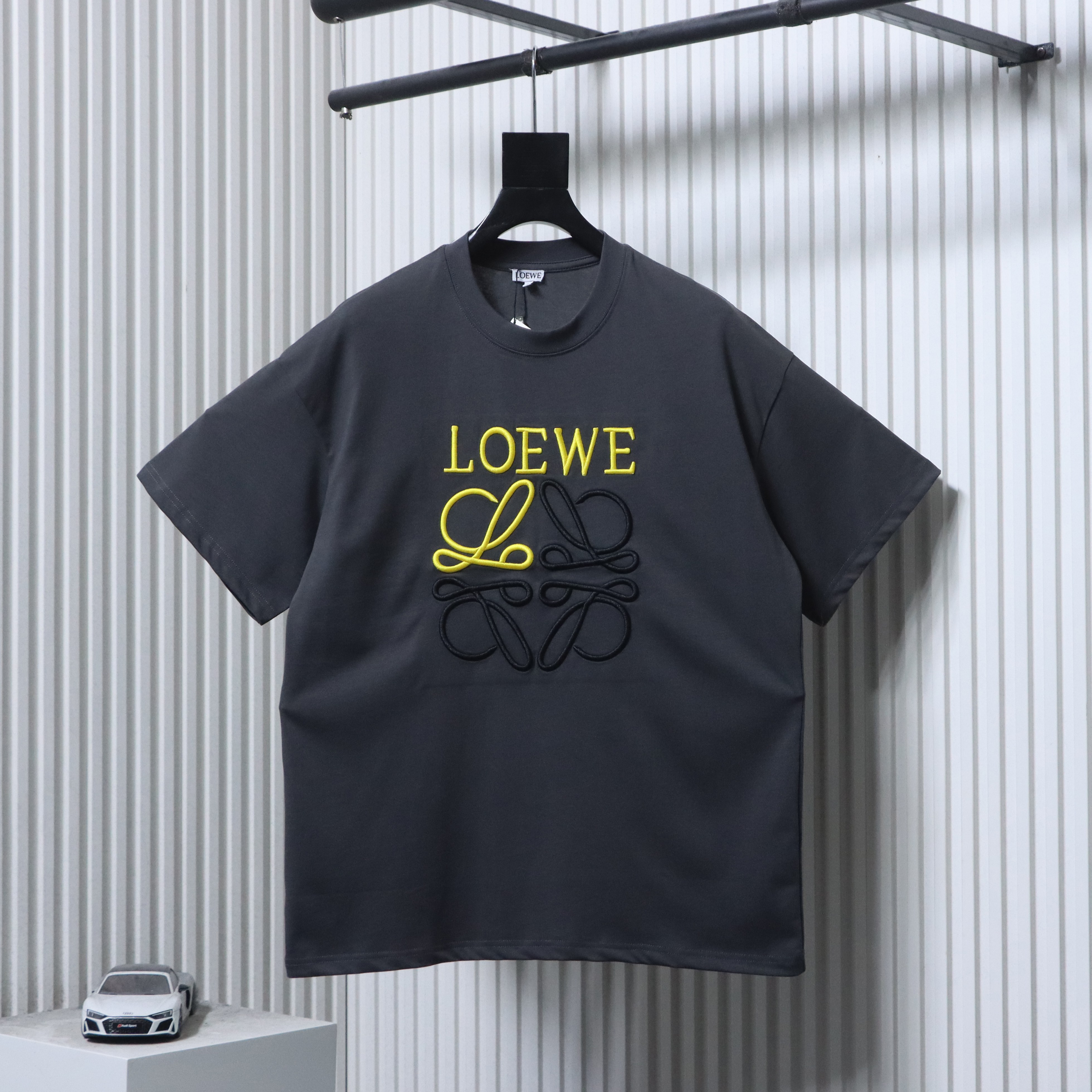 Loewe Chest Embroidered Contrast Logo Short Sleeve T-Shirt -2
