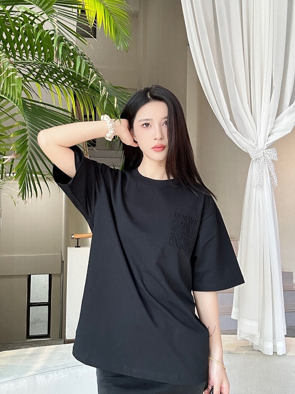 Loewe Embossed Tonal Logo Short Sleeve T-Shirt -2
