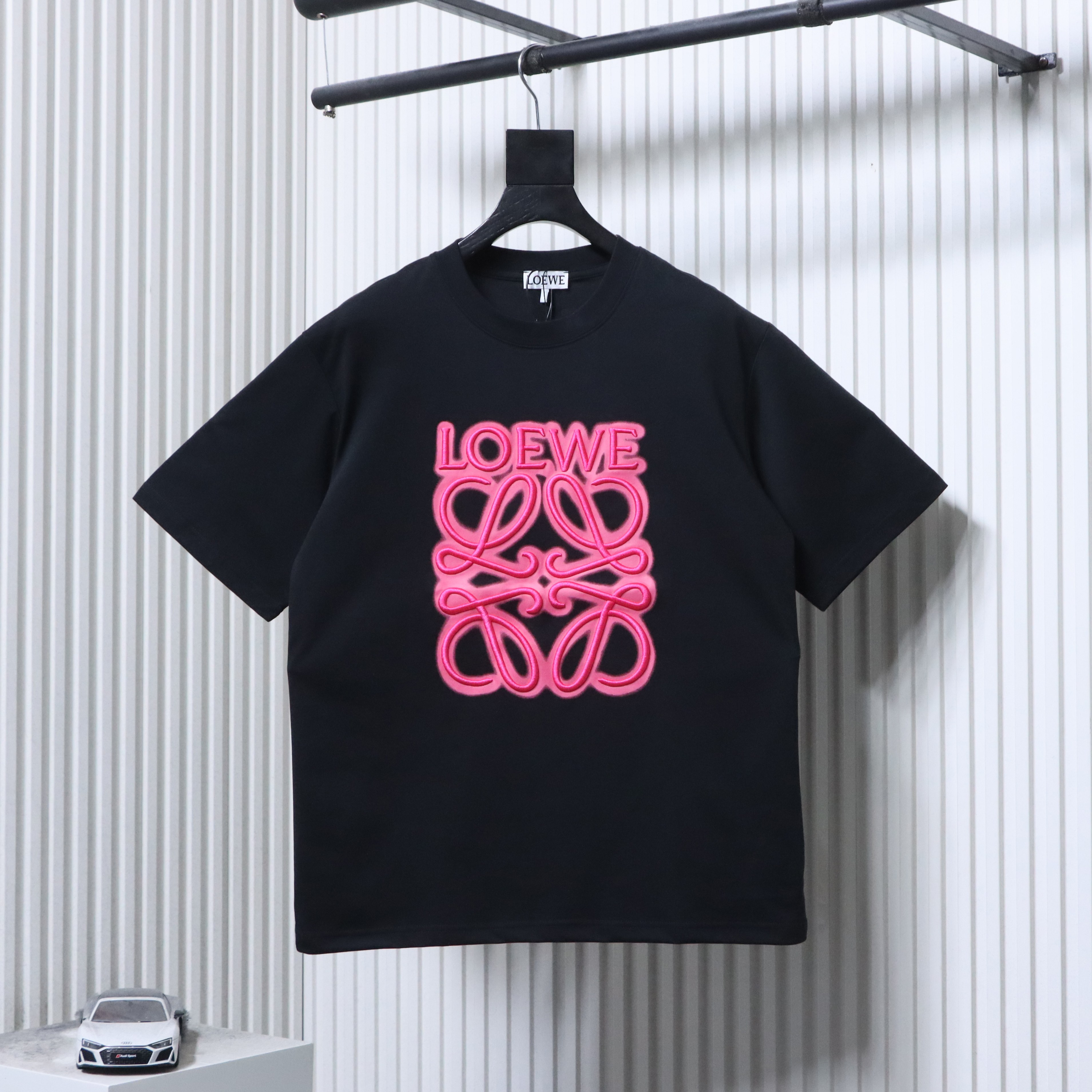Loewe Neon Embroidered Fluorescent Pink Short Sleeve T-Shirt -2