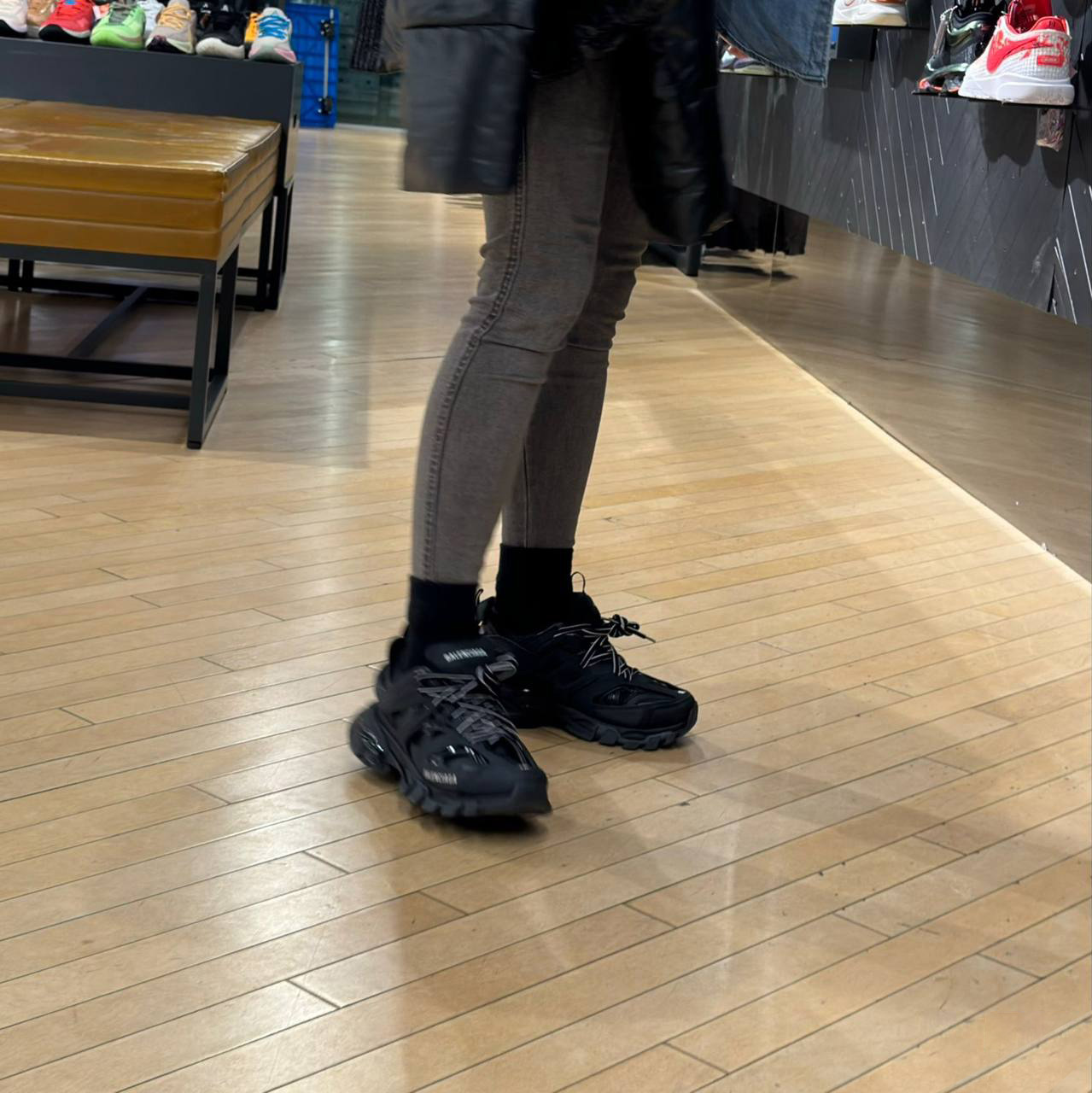 Balenciaga Track LED S.Black 555032 W1GB7 1000 review Sophia 01
