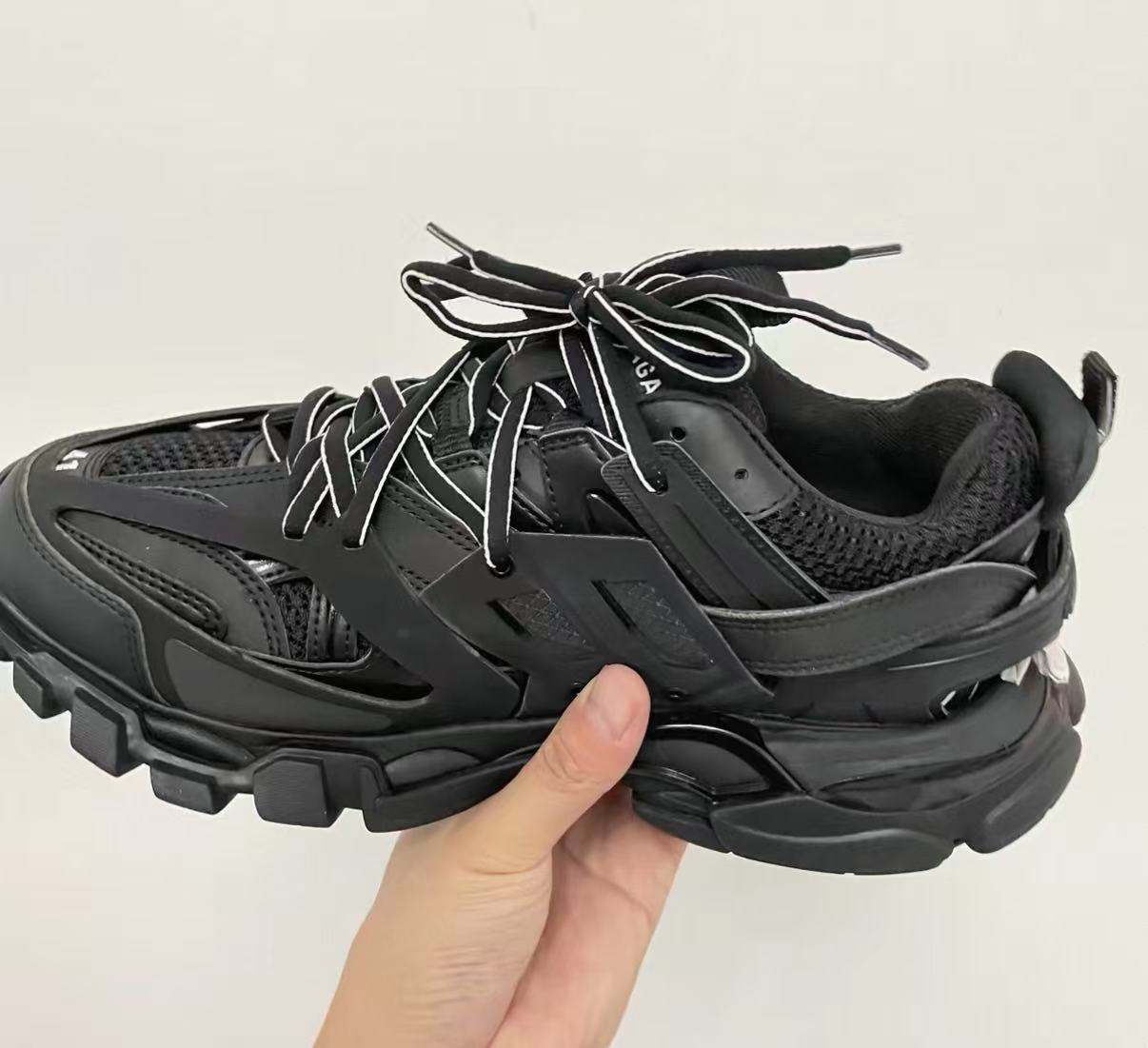 Balenciaga Track LED S.Black 555032 W1GB7 1000 review TIxxh 00