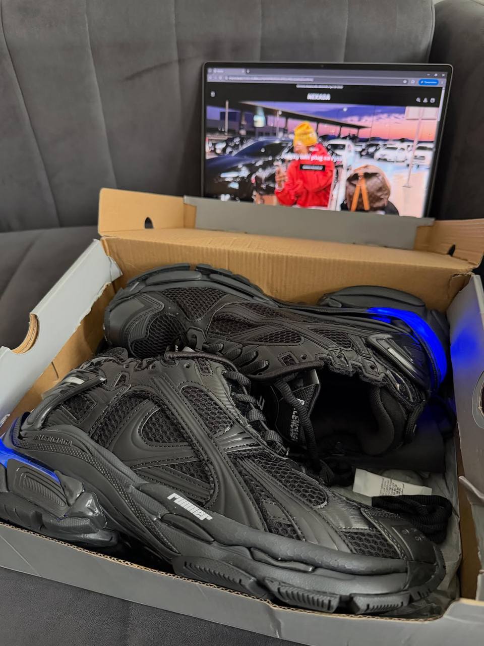 Balenciaga Runner Black LED 853225 WRNLD 1000 review Hhiuhud 00