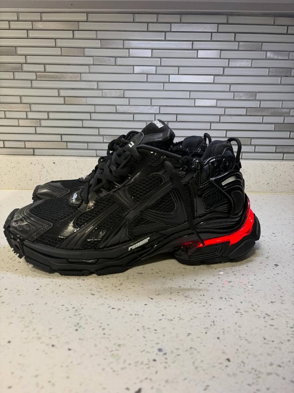 Balenciaga Runner Black LED 853225 WRNLD 1000 review Siihih 00