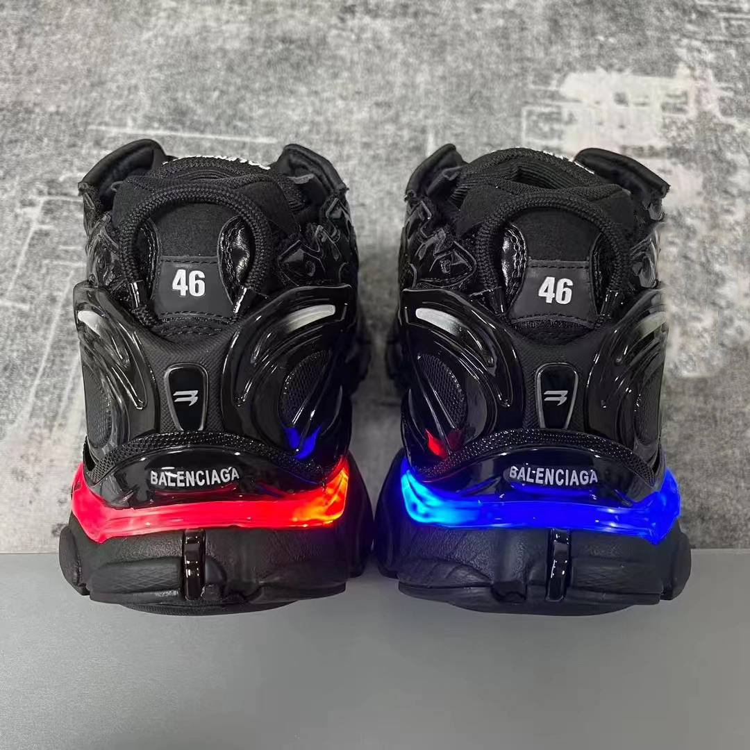Balenciaga Runner Black LED 853225 WRNLD 1000 review Yojoj 00