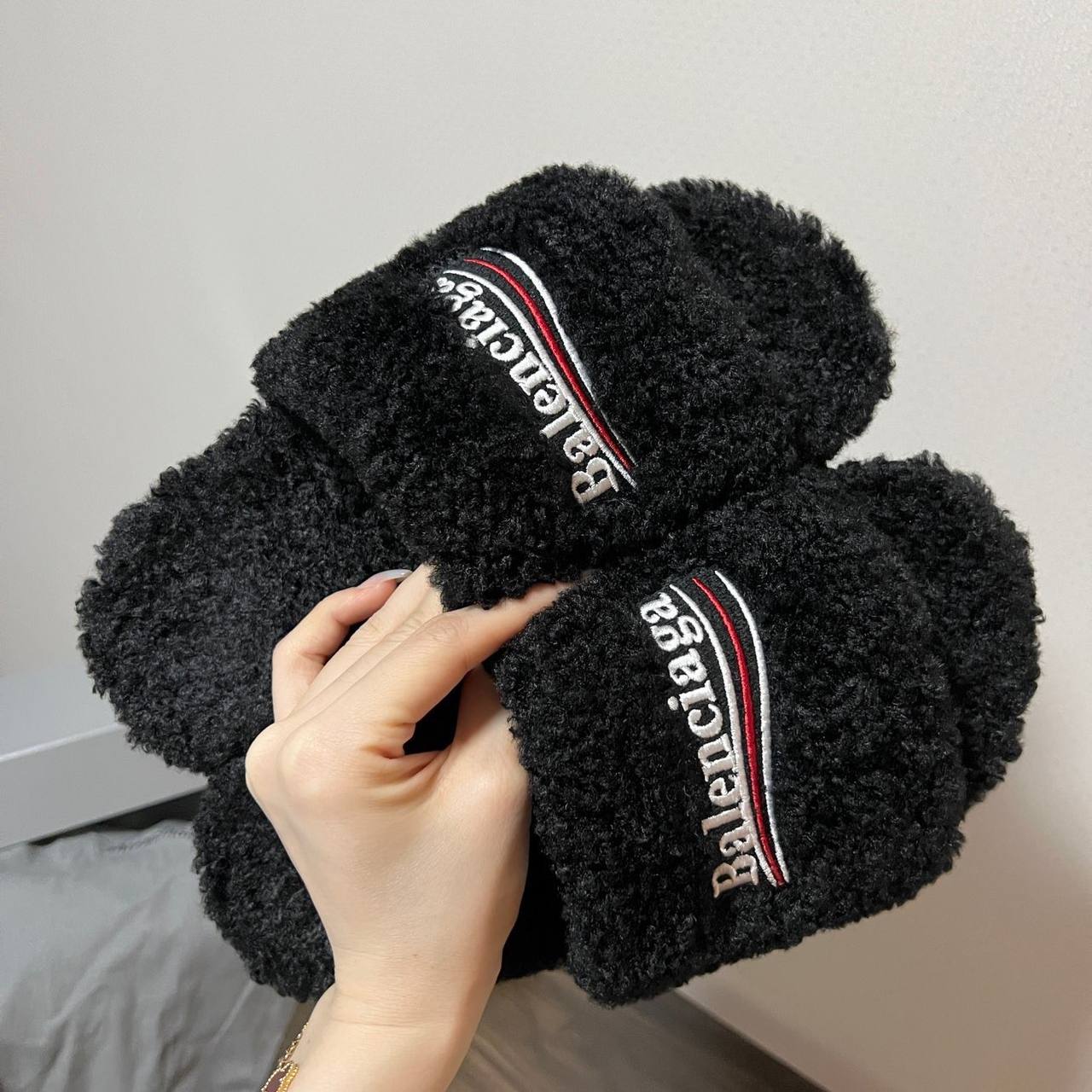 Balenciaga Black Coke Label Slippers 654747 W2DO1 1096 review egygfy 01