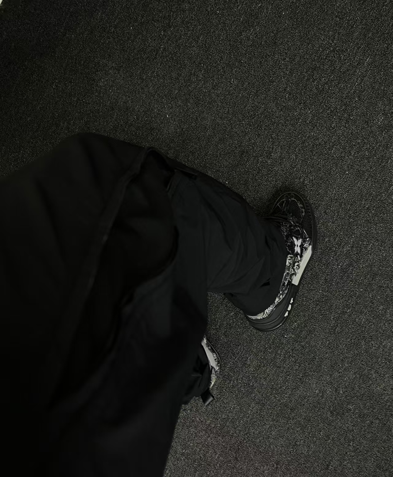 LOUIS VUITTON Skate Blackwater Diamond 1ABMHV review 0