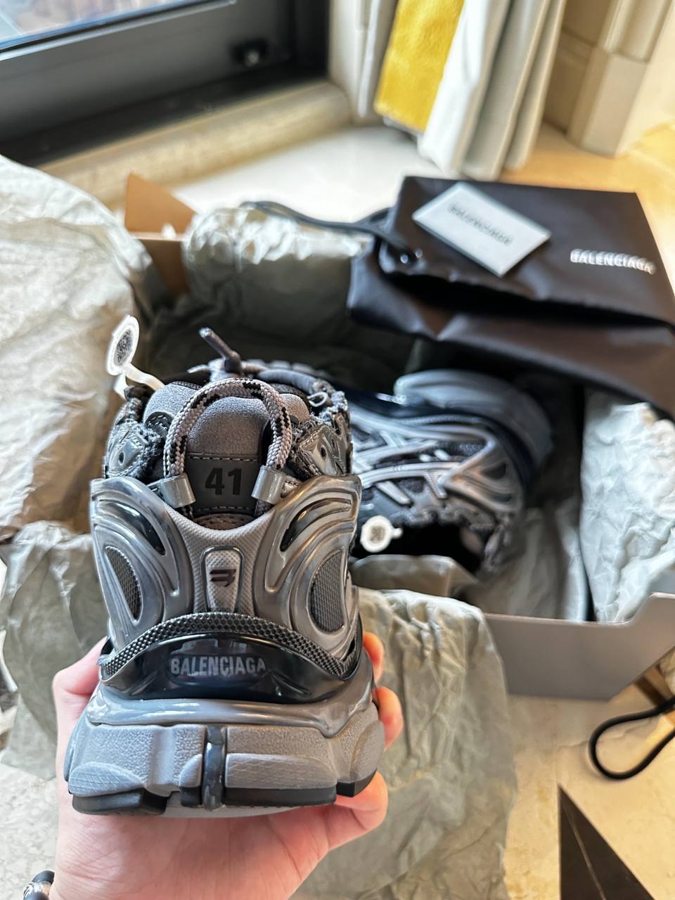 Balenciaga Runner All Black Gray 677402 W3RBR 1515 review MDHO 03