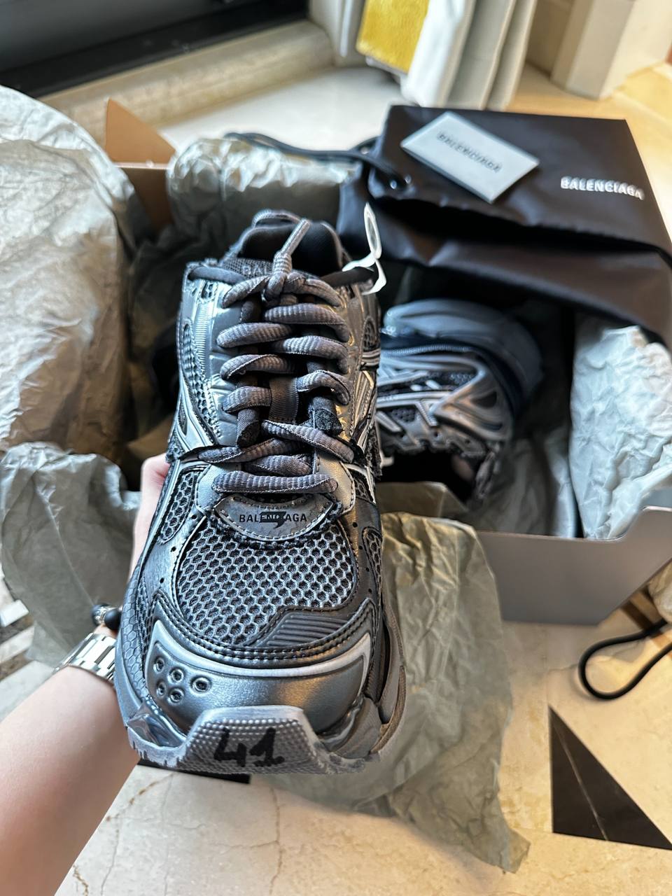 Balenciaga Runner All Black Gray 677402 W3RBR 1515 review MDHO 01