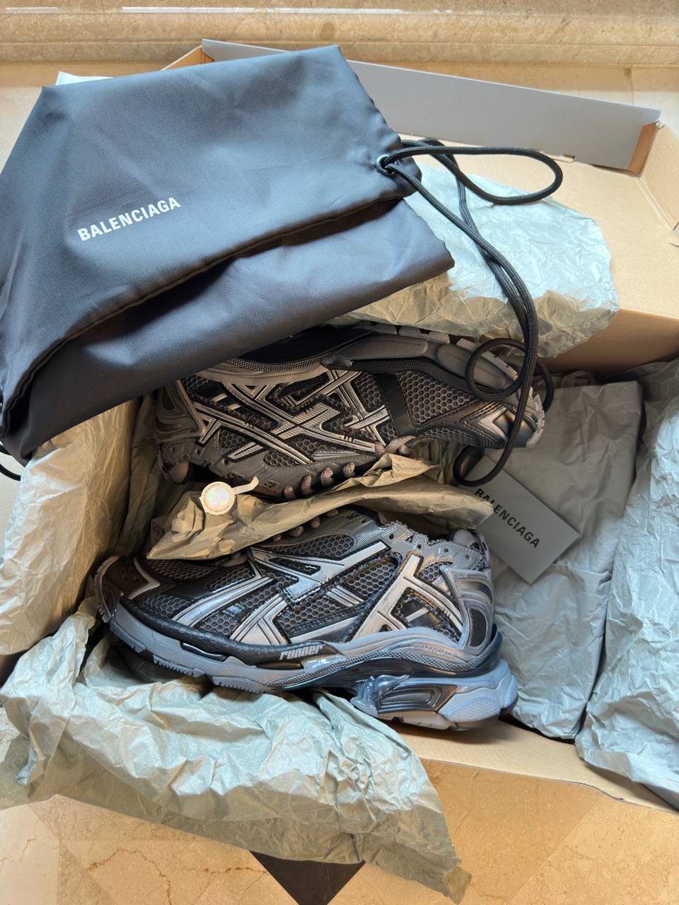 Balenciaga Runner All Black Gray 677402 W3RBR 1515 review MDHO 00