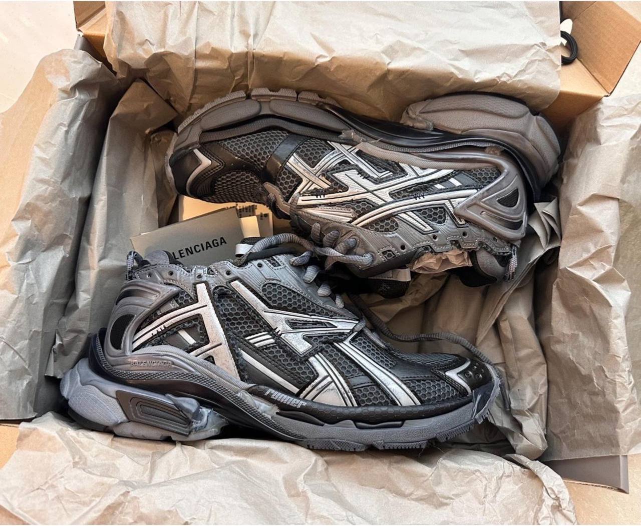 Balenciaga Runner All Black Gray 677402 W3RBR 1515 review Phuhd
