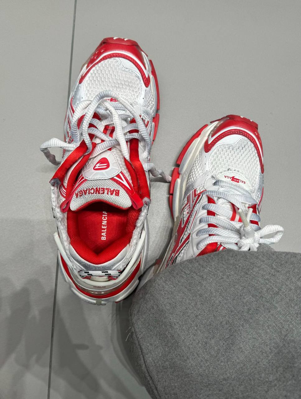 Balenciaga Runner Blue White Red 677402 W3RB2 9060 review Jhbm