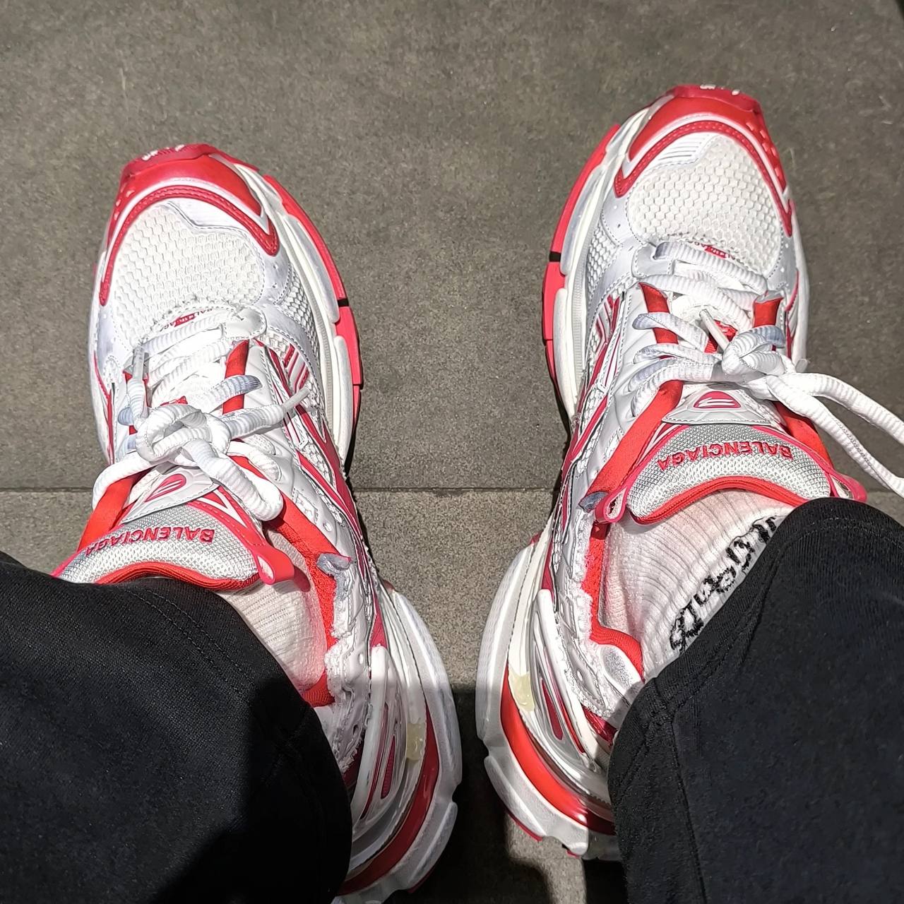 Balenciaga Runner Blue White Red 677402 W3RB2 9060 review fauhd
