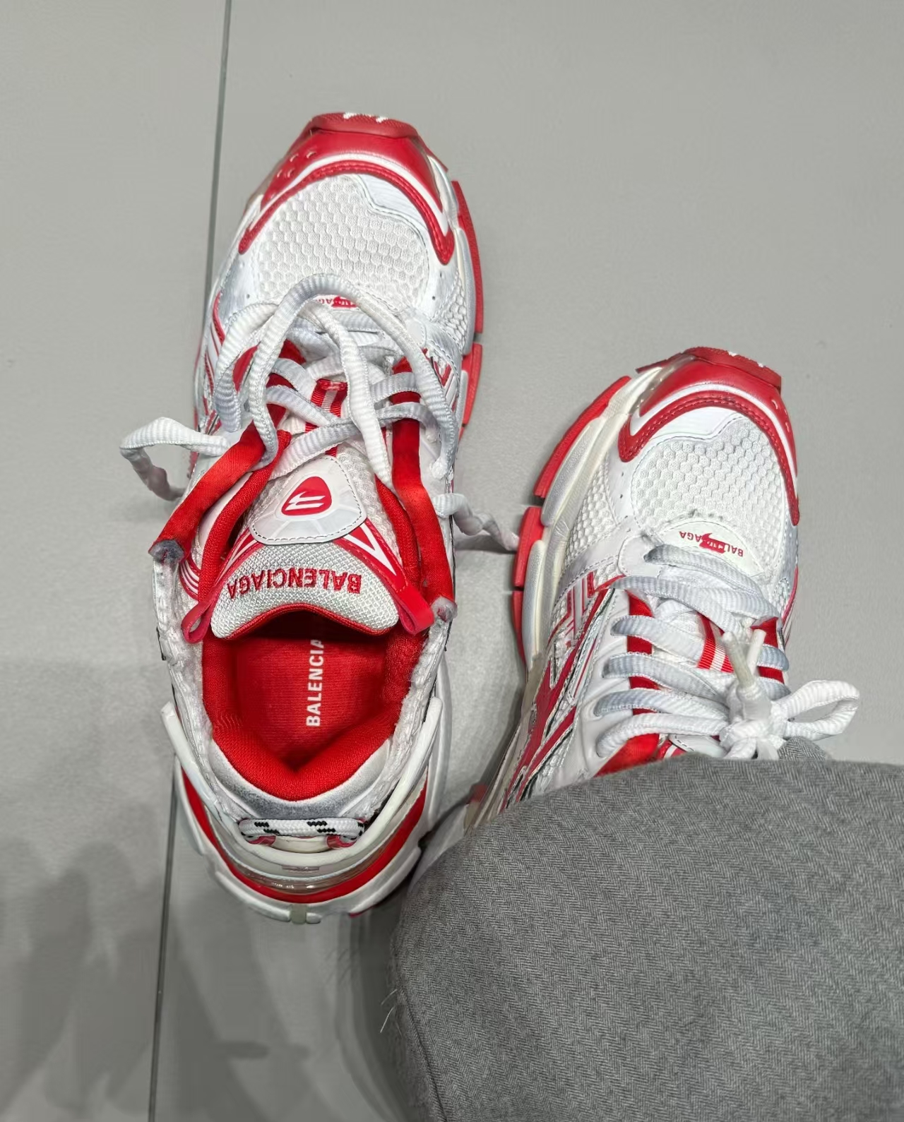 Balenciaga Runner Blue White Red 677402 W3RB2 9060 review sdfs