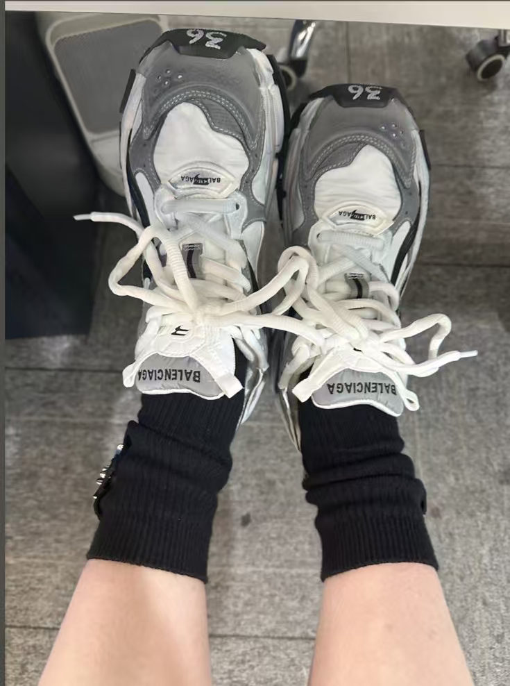Balenciaga Runner White Black Gray 677402 W3RB2 9012 review scasf