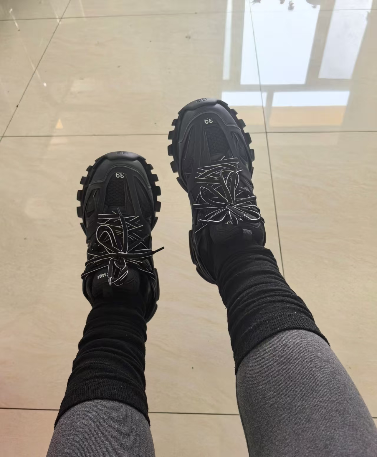 Balenciaga Track LED S.Black 555032 W1GB7 1000 review daftj