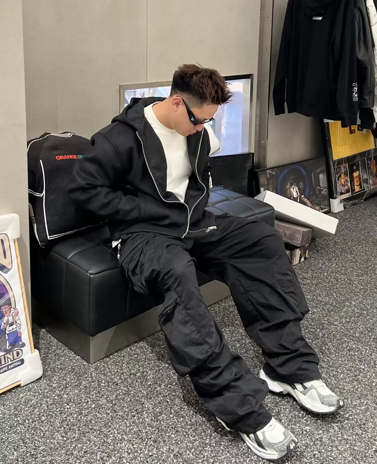 Balenciaga Runner White Black Gray 677402 W3RB2 9012 review lllllwd 02