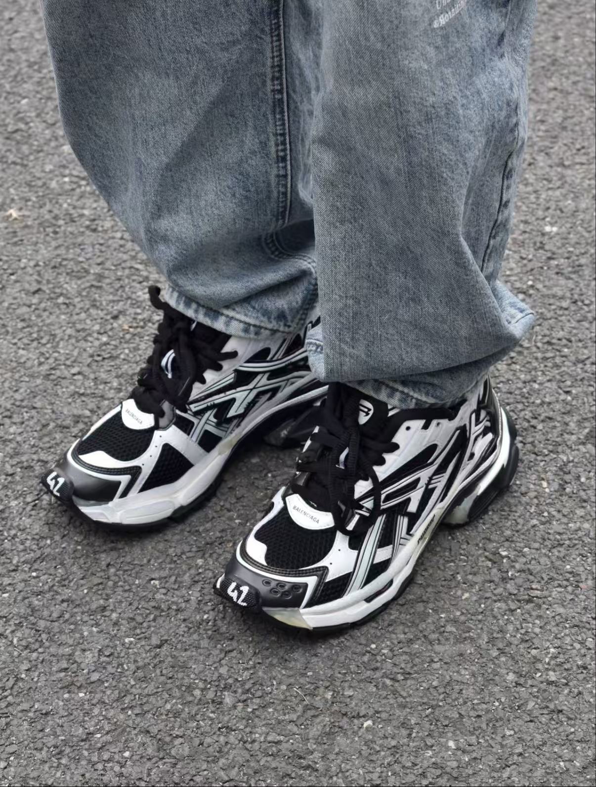 Balenciaga Runner All Black Gray 677402 W3RBR 1515 review jadji 02